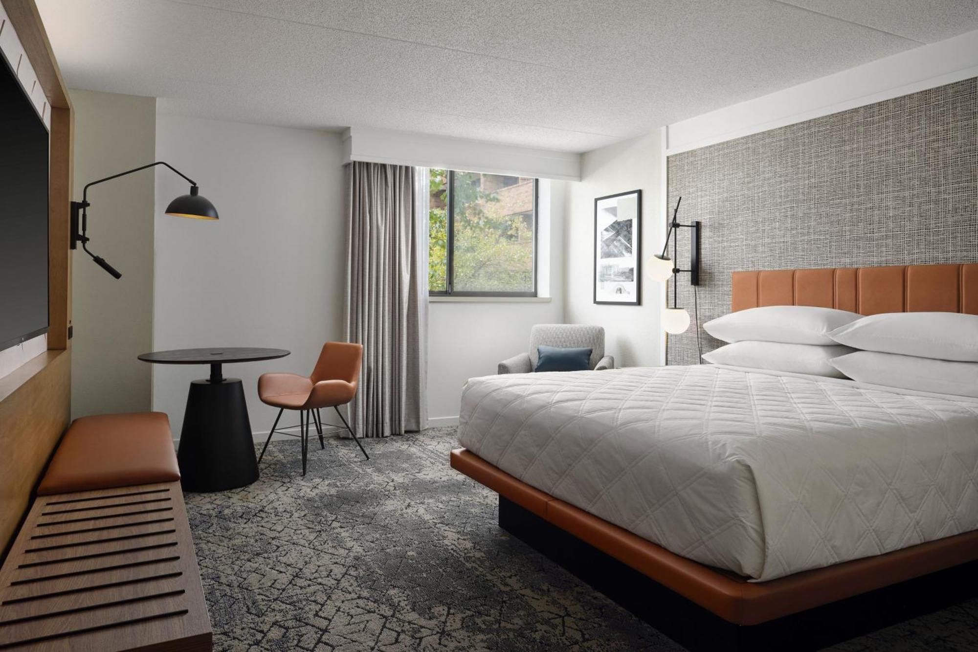 Sheraton Grand Rapids Airport Hotel Cascade Exterior photo